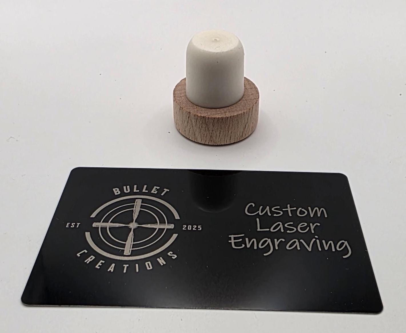Wine bottle stoppers with message